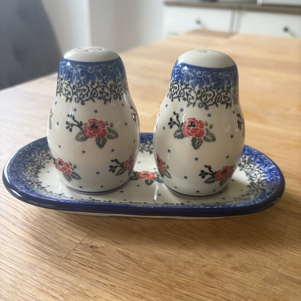 Ceramika Artystyczna Boleslawiec Polish Pottery Salt Pepper Shakers Tray Roses